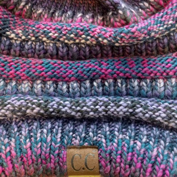 cc exclusive stretch cable messy bun beanie multi color - Picture 2 of 7
